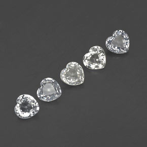 Bläulich-weiß Saphir Edelstein - 0.4ct Herz facettiert (ID: 338945)
