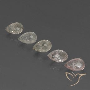 5-teiliges Saphir / Set - Briolette mit Loch Mehrfarbig aus Tansania - Größe 6,1x4,1 mm, Gewicht 4,09 ct gesamt / Durchschn. je 0,82 ct, Farbe: Mehrfarbig, Mohs-Härte 9 Geeignet für den täglichen Gebrauch im Schmuck, Geburtsstein für September, Photo A
