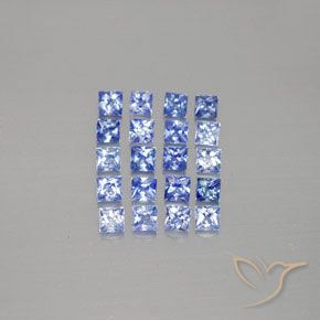 20-teiliges quadratischer blauer Saphir / Set aus Madagaskar - Gewicht 1,69 ct gesamt / Durchschn. je 0,08 ct, Größe 2,2 x 2,2mm, Farbe: Pastellblau, Mohs-Härte 9 Geeignet für den täglichen Gebrauch im Schmuck, Geburtsstein für September, Photo A