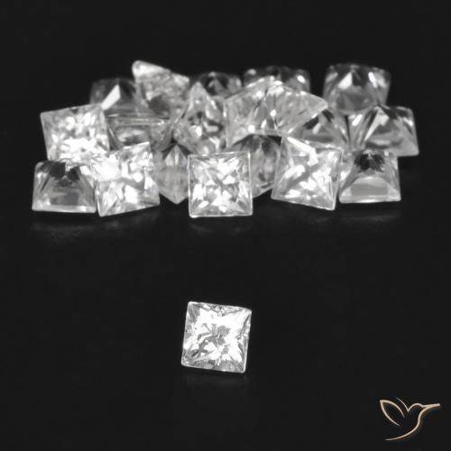 Saphir blanc en vrac de 1,95 ct, taille princesse de 2,4 x 2,4 mm de Madagascar, Photo A