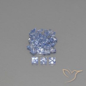 Lotto taglio quadrato di 30 pezzi di zaffiro blu dallo Sri Lanka - peso totale di 1,8 ct / media. 0,06 ct ciascuno, misura 2,1 x 2mm, colore: Blu pastello, durezza Mohs 9 adatto per gioielli da indossare ogni giorno, Pietra della saggezza, Photo A