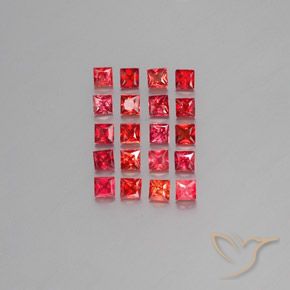 20 Stück quadratischer roter Saphir Set aus Tansania - Gewicht 2,31 ct total / Durchschn. je 0,12 ct, Größe 2,5 x 2,4mm, Farbe: Hellrot, Mohs-Härte 9 Geeignet für den täglichen Gebrauch im Schmuck, Symbolisiert Überfluss und Wohlstand, Photo A