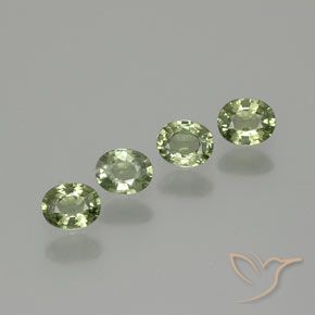 Verde bosque claro Zafiro Gema - 0.4ct Forma ovalada (ID: 367908)