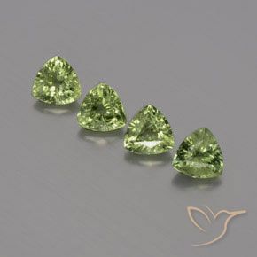 Warmes Grün Saphir Edelstein - 0.4ct Trillantschliff (ID: 372883)