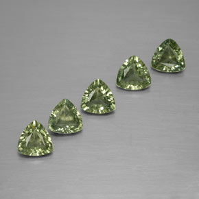 Waldgrün Saphir Edelstein - 0.4ct Trillantschliff (ID: 373521)