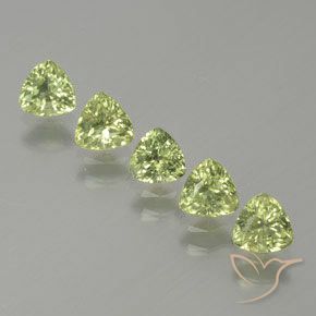 Medium Green Sapphire Gem - 0.4ct Trillion Facet (ID: 375462)