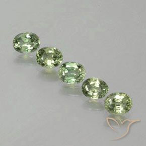Светло-зеленый Сапфир Камень - 0.4ct Фасетный Овал (ID: 381766)