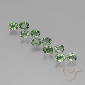 Mossy Green Zaffiro Gem - 0.6ct Ovale sfaccettato (ID: 383431)