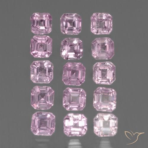 15 Stück 3 x 2,9mm octagonschliff Saphir / Set - 2,69 ct Gesamtgewicht / Durchschn. je 0,18 ct, Farbe: Sehr helles Rosa, Mohs-Härte 9 Geeignet für den täglichen Gebrauch im Schmuck, Jahr des Tigers-Edelsteins, Photo A