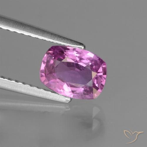 Zaffiro viola da 1,35 ct, taglio a cuscino da 7,5 x 5,6 mm proveniente dalla Tanzania, Photo A