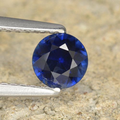Zafiro Azul marino Circular de 0.56 ct de Madagascar, dimensión 5mm, piedra preciosa natural Caliente, claridad VS, Zafiro Corte Diamante de 1 pieza, dureza de Mohs de 9 Adecuado para joyas de uso diario , Piedra del zodiaco Tauro, Photo A