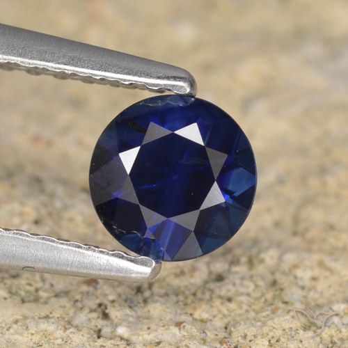 Zafiro azul suelto de 0,62 quilates, talla de diamante de 5,1 mm de Madagascar, Photo A