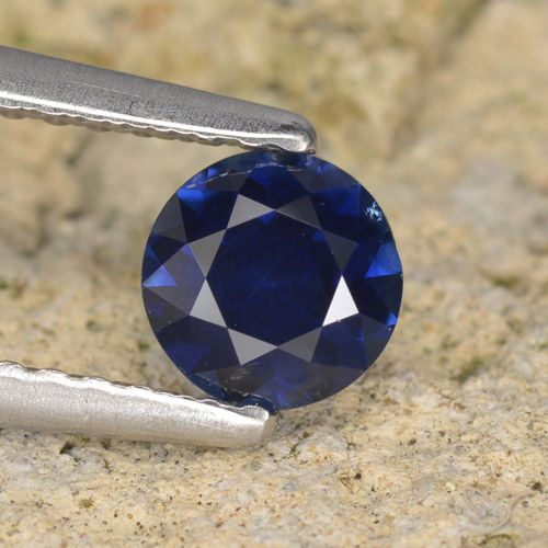Zafiro azul suelto de 0,55 quilates, talla de diamante de 5 mm de Madagascar, Photo A