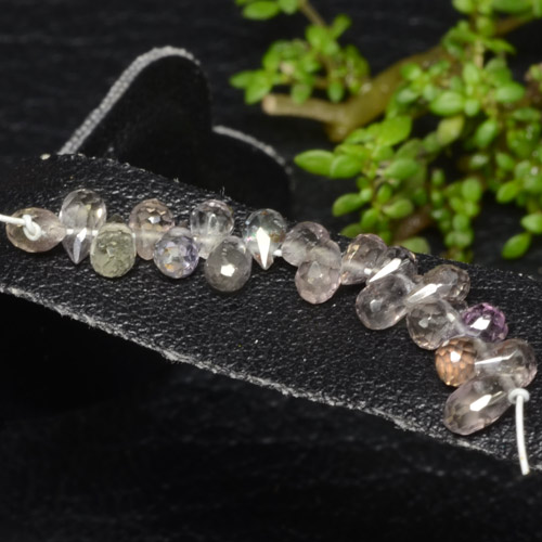 Lotto di 19 pezzi Zaffiro Multicolore taglio briolette dal Mozambico - Dimensioni 4,1mm, peso 3,73 ct totali / media. 0,2 ct ciascuno, durezza Mohs 9 adatto per gioielli da indossare ogni giorno, Pietra portafortuna di settembre, Photo A