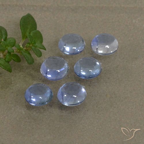 6-teiliges Saphir / Set - Rund Cabochon Blau aus Tansania - Größe 3,8mm, Gewicht 1,87 ct gesamt / Durchschn. je 0,31 ct, Farbe: Pastellblau, Mohs-Härte 9 Geeignet für den täglichen Gebrauch im Schmuck, Symbolisiert Überfluss und Wohlstand, Photo A