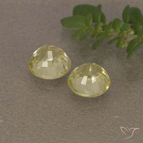 Sapphire Gemstones in 4.5 mm (calibrated) Size for Sale, Sapphire Stones in Medium Light-Yellow Color