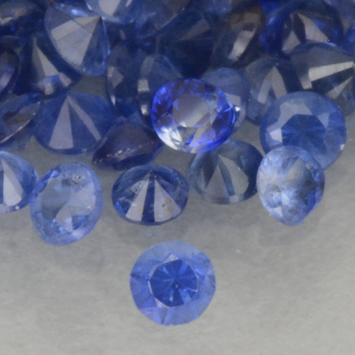 Lotto di 200 pezzi di zaffiro blu taglio rotondo Zaffiro - Peso 1,52 ct totali / media. 0,01 ct ciascuno, misura 1,2mm, colore: Blu scuro, durezza Mohs 9 adatto per gioielli da indossare ogni giorno, Anno della pietra preziosa della tigre, Photo A