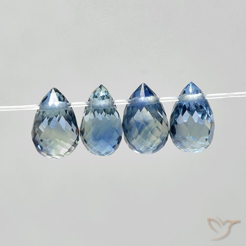 Lotto di 4 pezzi taglio briolette blu Zaffiro dal Madagascar - Peso totale 1,98 ct / avg. 0,5 ct ciascuno, dimensioni 5,2x3,3 mm, colore: Azzurro, durezza Mohs 9 adatto per gioielli da indossare ogni giorno, Giovedì Gemma, Photo A