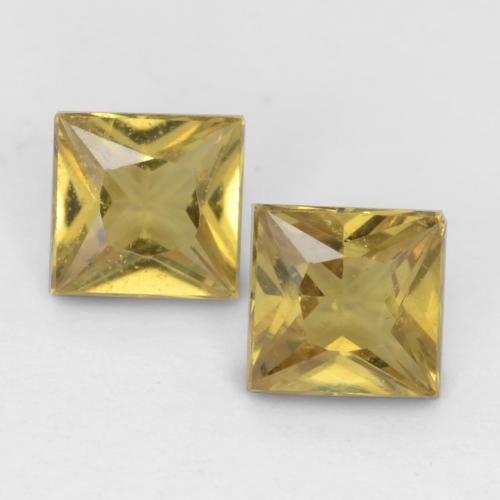 2 pezzi di zaffiro taglio quadrato abbinati di dimensioni 3,7 x 3,7mm, peso 0,65 ct totali / media. 0,33 ct ciascuno, Giallo medio in purezza VS, pietra preziosa naturale , durezza Mohs 9 adatto per gioielli da indossare ogni giorno, Pietra portafortuna di settembre, Photo A