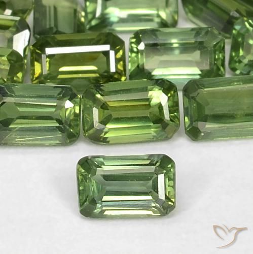 0.40ct Natural Medium Light Green Sapphire, Emerald Cut, VS