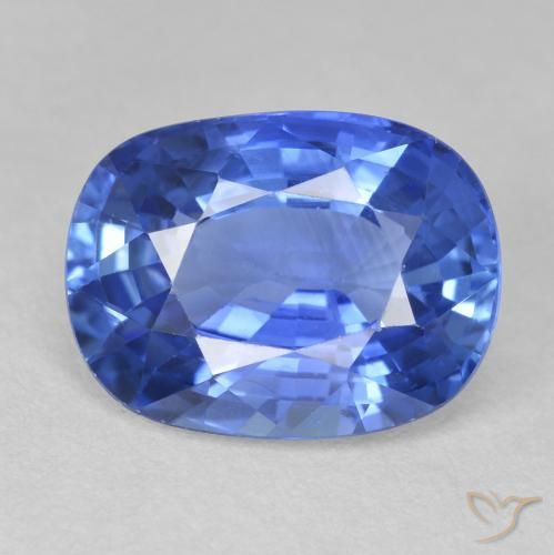 5.54 ct Blue Sapphire Gemstone, Sapphire Gem in Cushion-Cut Shape for Sale.