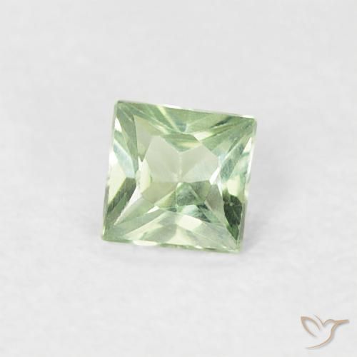 0.18 ct Green Sapphire Stone, Natural Sapphire in Princess-Cut Shape for Sale