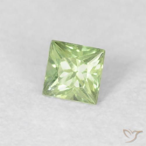 0.21 ct Green Sapphire Stone, Natural Sapphire in Princess-Cut Shape for Sale