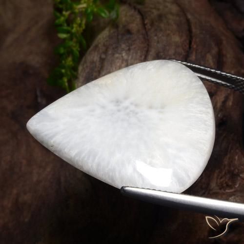 Scolecite Gemstone in 28.8 x 28.1 mm Size for Sale, Scolecite Stone in Off White Color
