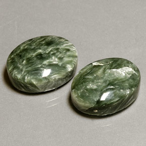 19.10 ct Green Seraphinite Gemstone, Seraphinite Gem in Oval Cabochon Shape for Sale.