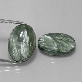 18.65 ct Green Seraphinite Gemstone, Seraphinite Gem in Oval Cabochon Shape for Sale.