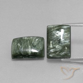 2 pezzi Serafinite verde Taglio a baguette abbinato di dimensioni 14 x 10,1mm, peso 15,12 ct totali / media. 7,56 ct ciascuno, giallo in purezza Opaque, gemma naturale non trattati, durezza Mohs 2 - 4 , Photo A