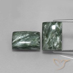 Coppia Serafinite taglio baguette da 14 x 9,9mm abbinati - Peso 15,52 ct totali / media. 7,76 ct ciascuno, colore Verde medio in purezza Opaque, pietra preziosa naturale non trattati, durezza Mohs 2 - 4, Photo A