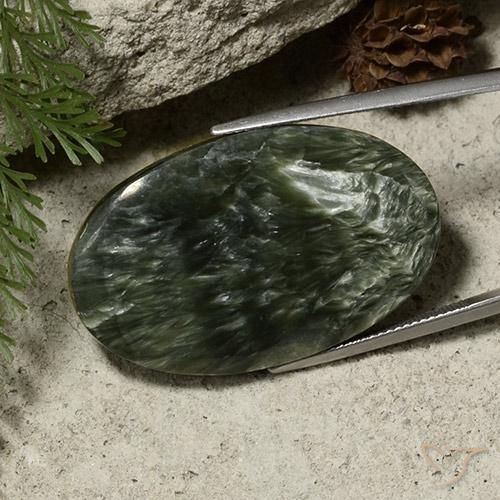 Serafinite verde taglio ovale da 39,09 ct dalla Russia, dimensione 36 x 22,5mm, pietra preziosa naturale non trattati , purezza Opaque, Serafinite Ovale cabochon da 1 pz, durezza Mohs di 2 - 4, Photo A