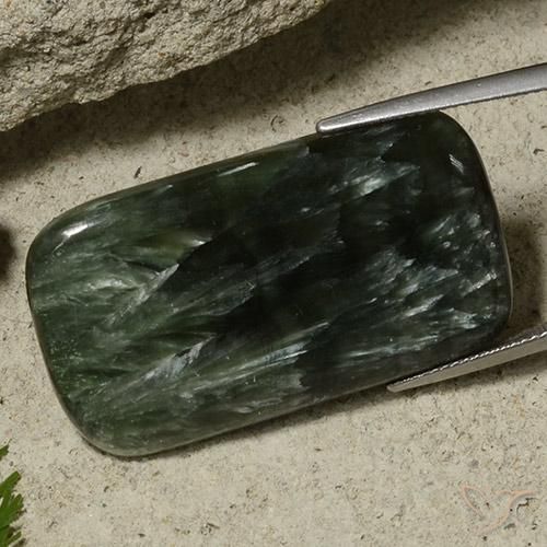 Seraphinite Vert multicolore Coussin 32,63 ct De Russie, Dimension 37,2 x 20,8mm, Pierre gemme naturelle Non traité, pureté Opaque , 1 pièce Seraphinite cushion cabochon, dureté de Mohs de 2 à 4, Photo A