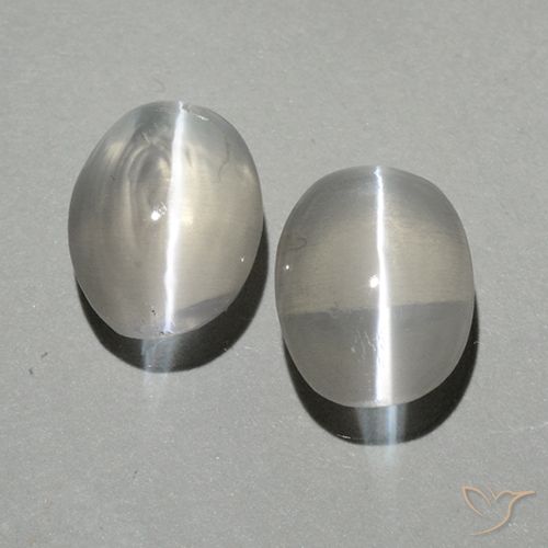 Oeil de chat ovale en sillimanite de 1,99 ct, 7,5 x 5,6 mm de Madagascar, Photo A