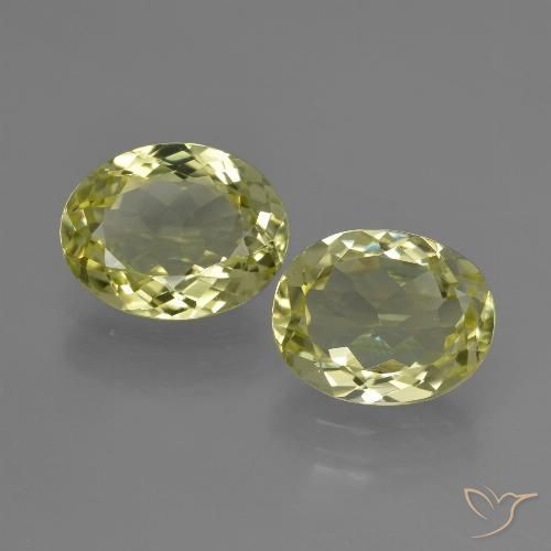 Par de Silimanita Ovalada a juego de 9,7 x 7,7mm - Peso 4,86 ct en total / promedio. 2,43 ct cada uno, color Amarillo verdoso en claridad vvs, piedra preciosa natural No tratado, dureza de Mohs 6.5 - 7.5 Adecuado para joyas de uso diario, Photo A