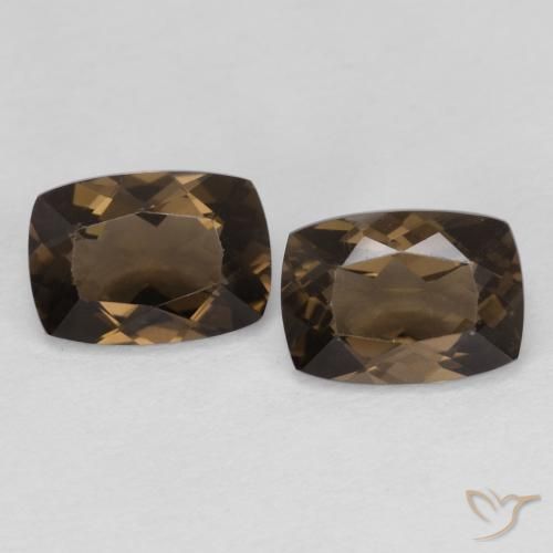 Coppia Quarzo fumé taglio cuscino da 7,1 x 5,1mm abbinati - Peso 1,67 ct totali / media. 0,84 ct ciascuno, colore Marrone in purezza VVS, pietra preziosa naturale non trattati, durezza Mohs 7 adatto per gioielli da indossare ogni giorno, Photo A