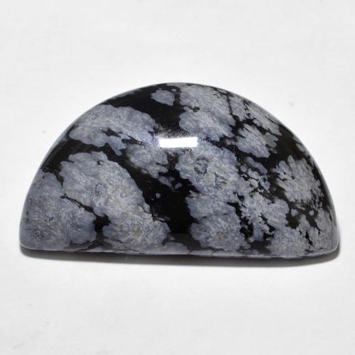 Obsidiana Copo de Nieve Multicolor Cabujón media luna de 18.12 ct de India, dimensión 28,1x15,4 mm, piedra preciosa natural No tratado, claridad Opaco, Obsidiana Copo de Nieve de 1 pieza en color Multicolor, dureza Mohs de 5 - 5.5, Photo A