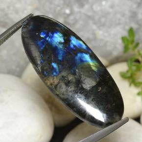 15.38 ct Multicolor Spectrolite Stone, Natural Spectrolite in Oval Cabochon Shape for Sale