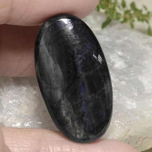 21.87 ct Oval Spectrolite, 28.3 x 15.6 mm From Finland, Photo A