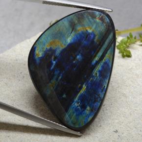 29.79 ct Multicolor Spectrolite Gemstone, Spectrolite Gem in Shark Fin Cabochon Shape for Sale.