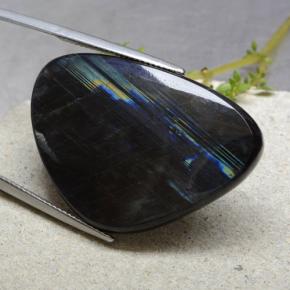 29.79 ct Multicolor Spectrolite Stone, Natural Spectrolite in Shark Fin Cabochon Shape for Sale