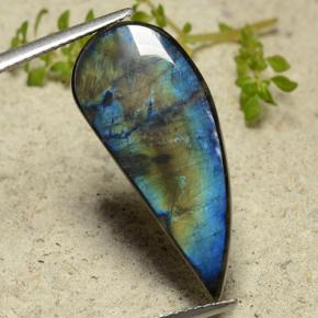 6.14 ct Multicolor Spectrolite Gemstone, Spectrolite Gem in Half Heart Cabochon Shape for Sale.