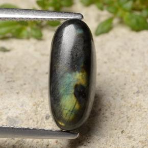 2.84 ct Multicolor Spectrolite Gemstone, Spectrolite Gem in Oval Cabochon Shape for Sale.