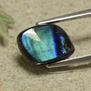 2.23 ct Multicolor Spectrolite Stone, Natural Spectrolite in Fancy Cabochon Shape for Sale