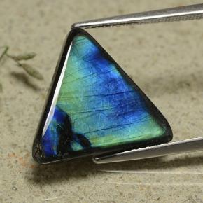 5.79 ct Multicolor Spectrolite Gemstone, Spectrolite Gem in Trillion Cabochon Shape for Sale.