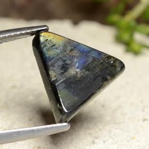 4.79 ct Multicolor Spectrolite Stone, Natural Spectrolite in Trillion Cabochon Shape for Sale