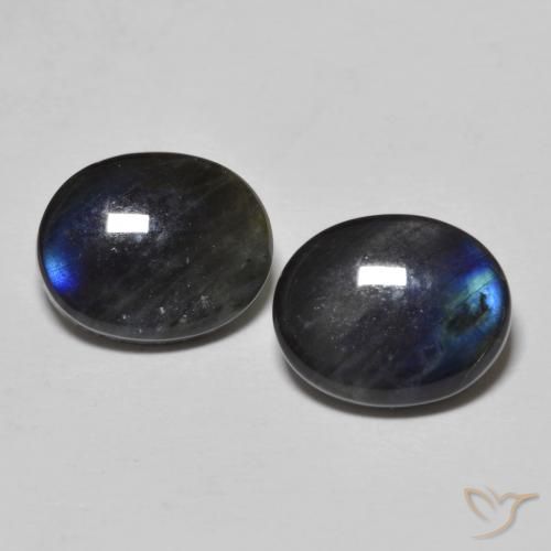 Passendes Paar 10,1 x 8,2mm Oval-Cabochon Schliff ovaler Spektrolith, Gewicht von insgesamt 4,32 ct/Durchschn. je 2,16 ct, passendes Spektrolith-Paar in Opaque Reinheit in Mehrfarbig Farbe, Garantiert natürliche Edelsteine, Mohs-Härte 6 - 6,5, Photo A