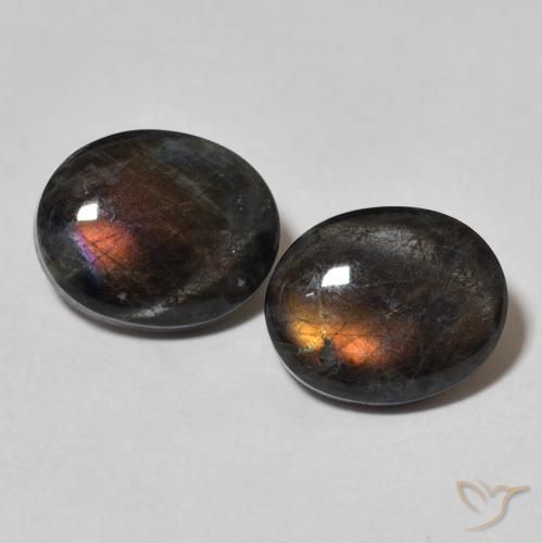 Spectrolite ovale de 4,18 ct, 10,1 x 8,2 mm de Finlande, Photo A