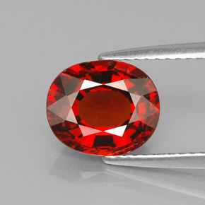 2.85 ct Orange Spessartite Garnet Gemstone, Spessartite Garnet Gem in Oval Facet Shape for Sale.